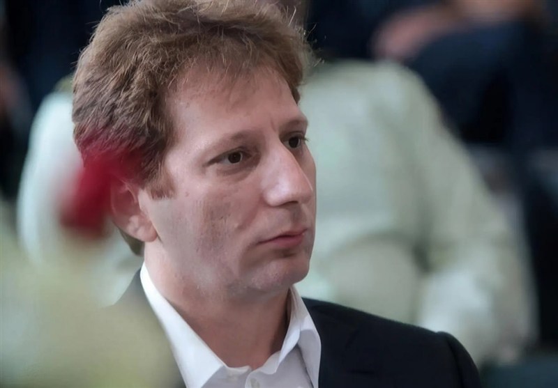 بازی خطرناک با افکار عمومی با نرخ‌سازی برای دلار/مدعی‌العموم برخورد جدی کند