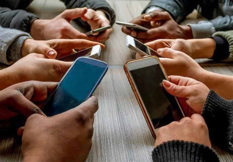 واردات تجاری موبایل ۲۵ درصد افت کرد/ پشت پرده جهش واردات مسافری